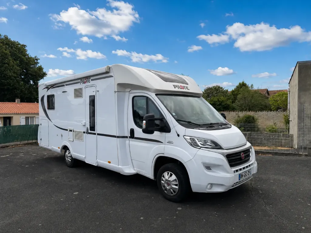 PILOTE P 746 C ESSENTIEL 2015