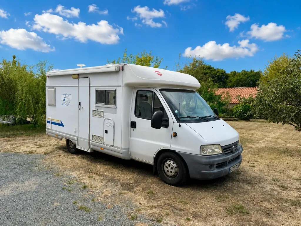 BURSTNER T 595 2004